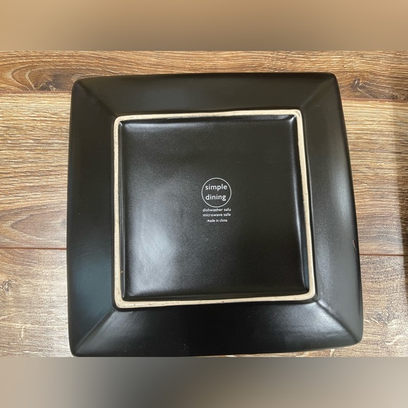 Simple Dining Luxury Plates - Picture 3 of 3